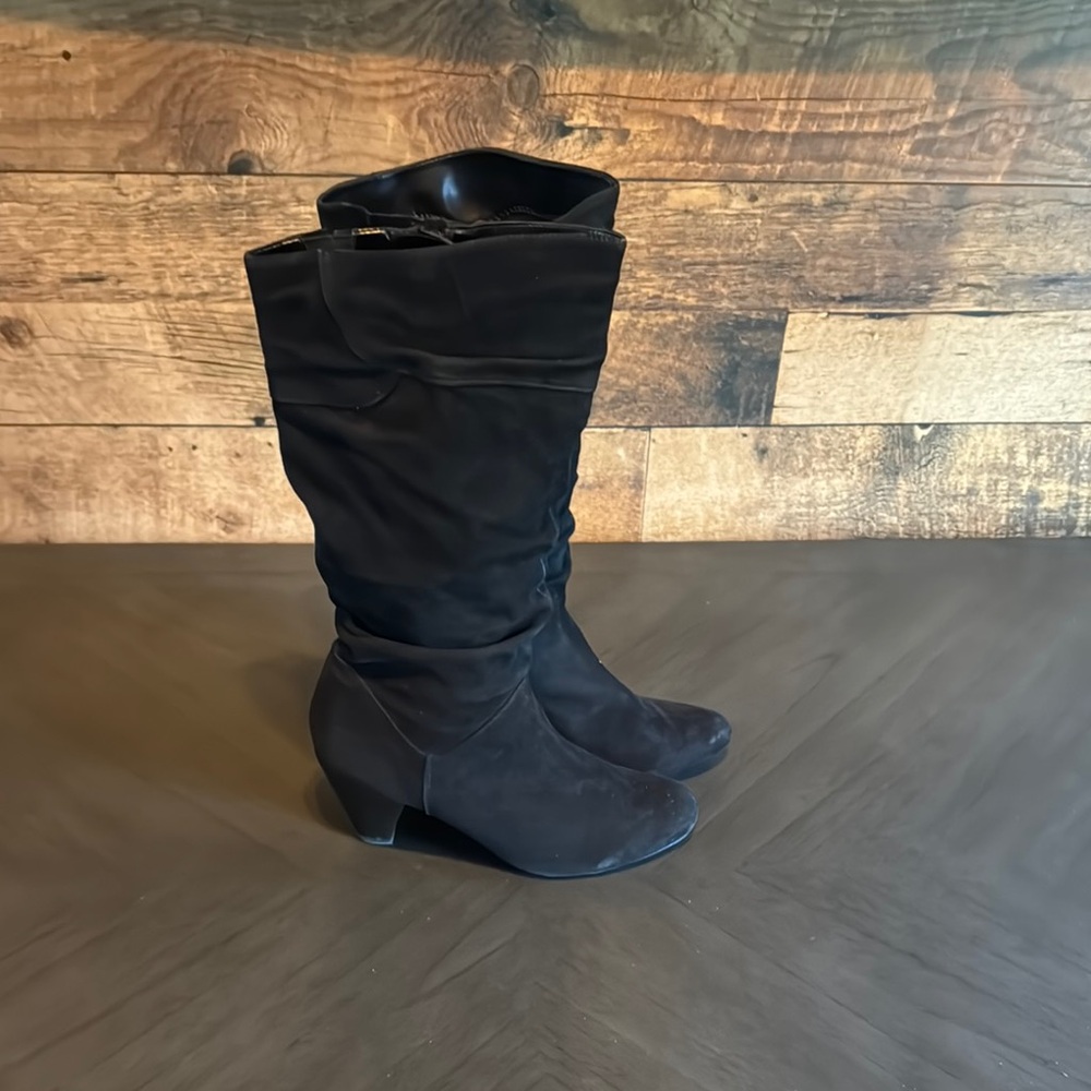 Elegant Black Heeled Boots for Women